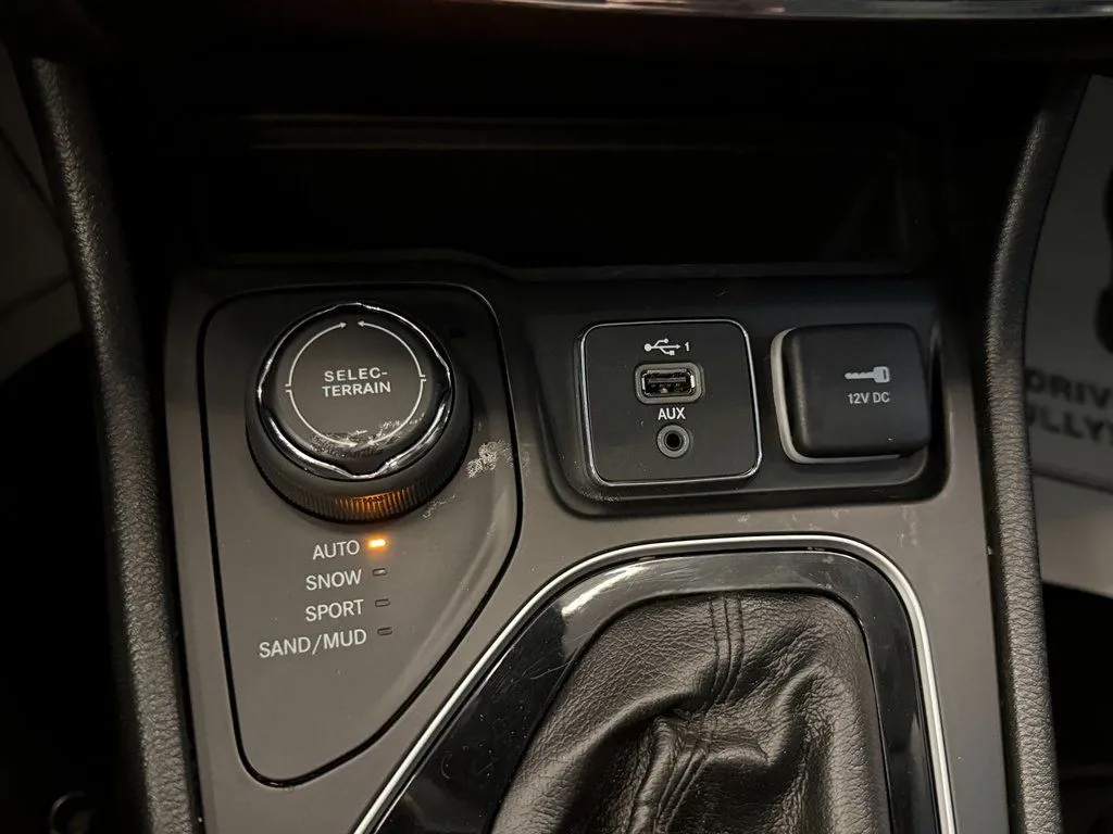 2023 Jeep Cherokee Altitude Lux - Photo 17