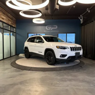 White 2023 Jeep Cherokee Altitude for sale in Kaysville, UT