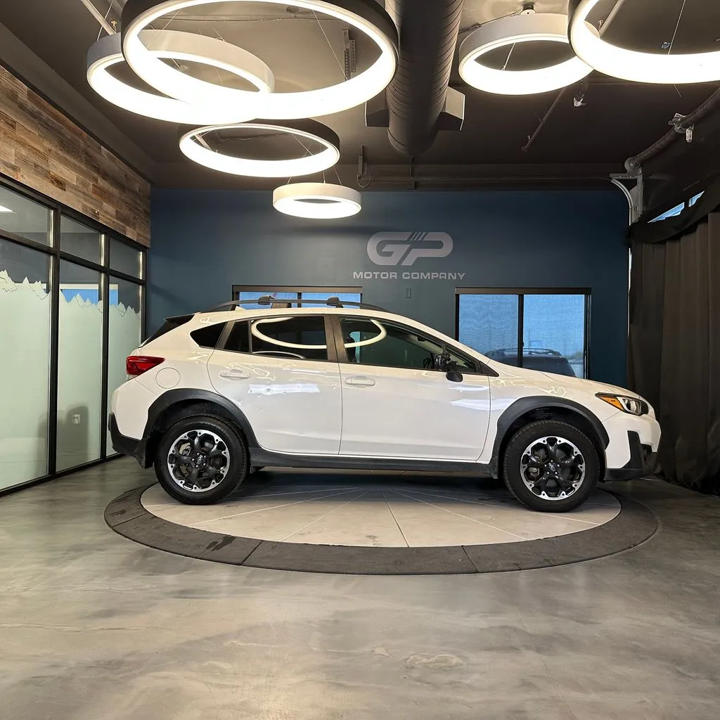 Subaru Crosstrek photo 2