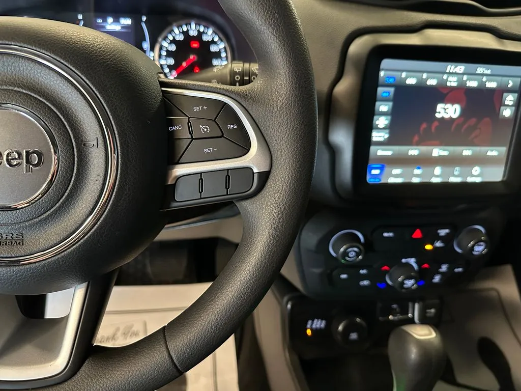 Jeep Renegade photo 11