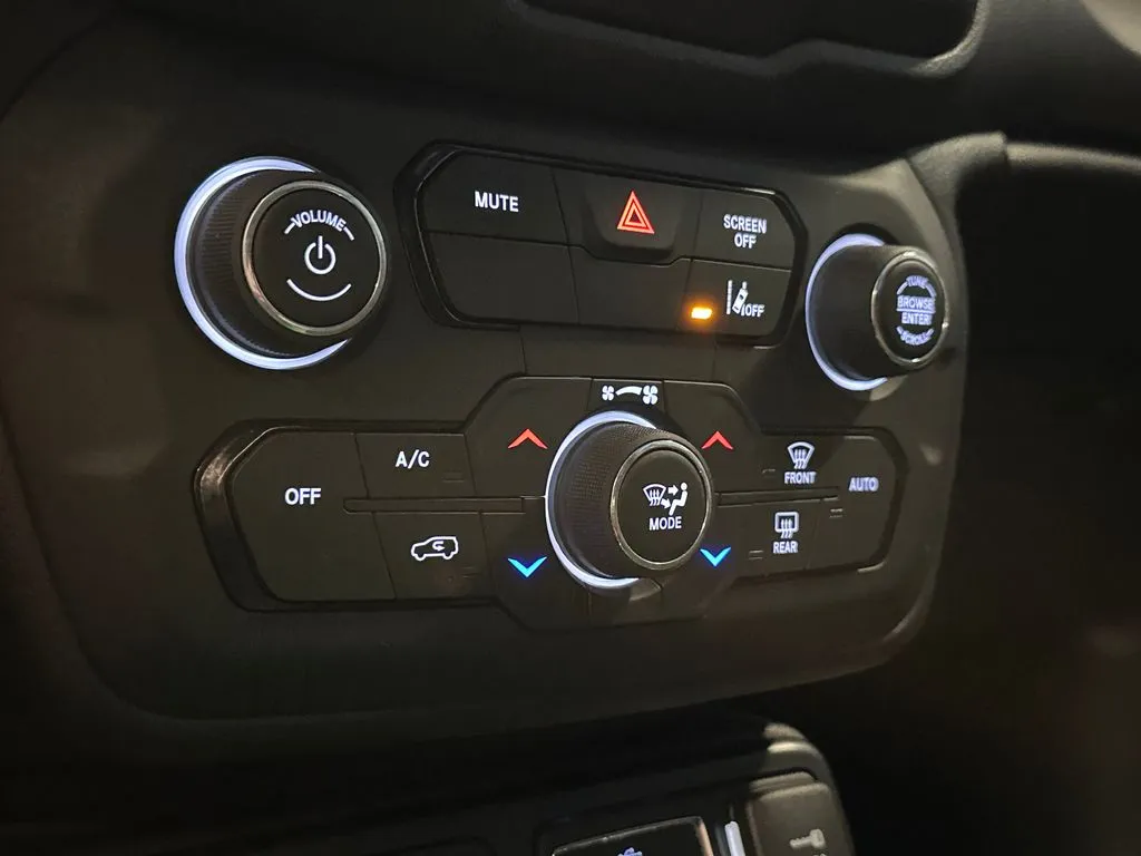 Jeep Renegade photo 14