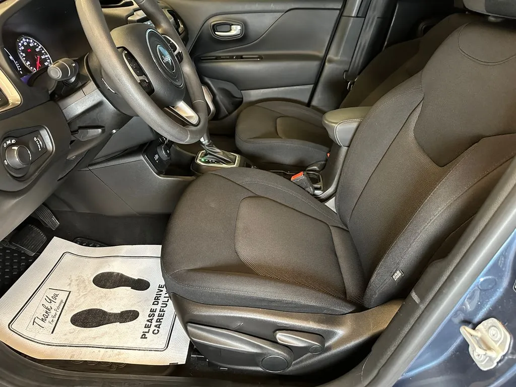 Jeep Renegade photo 19