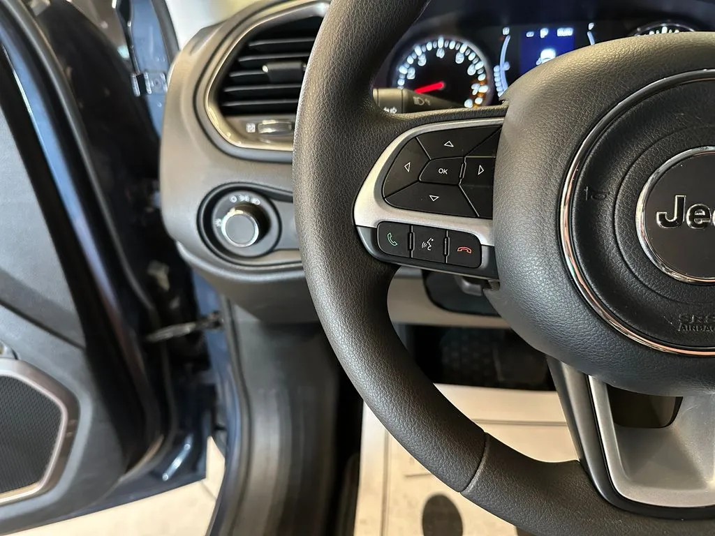 Jeep Renegade photo 10