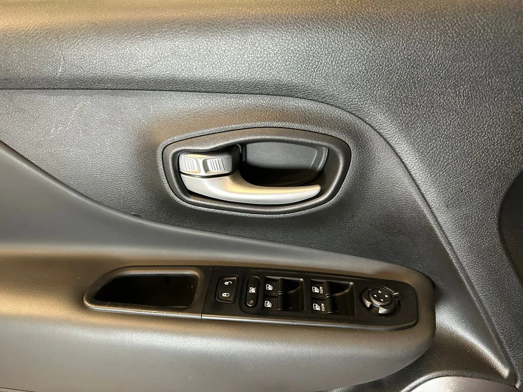 Jeep Renegade photo 18