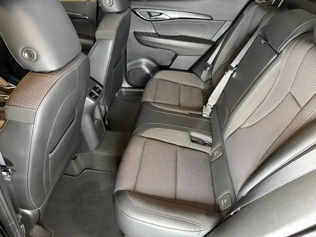 Buick Envision photo 22