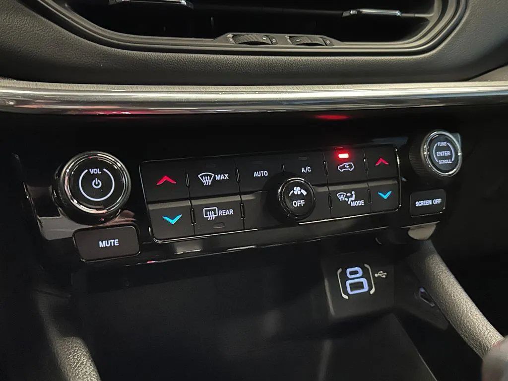 2023 Jeep Compass (RED) Edition - Photo 12
