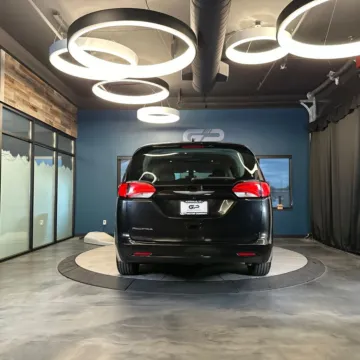 More photos of 2017 Chrysler Pacifica Touring at GP Motor Company, UT