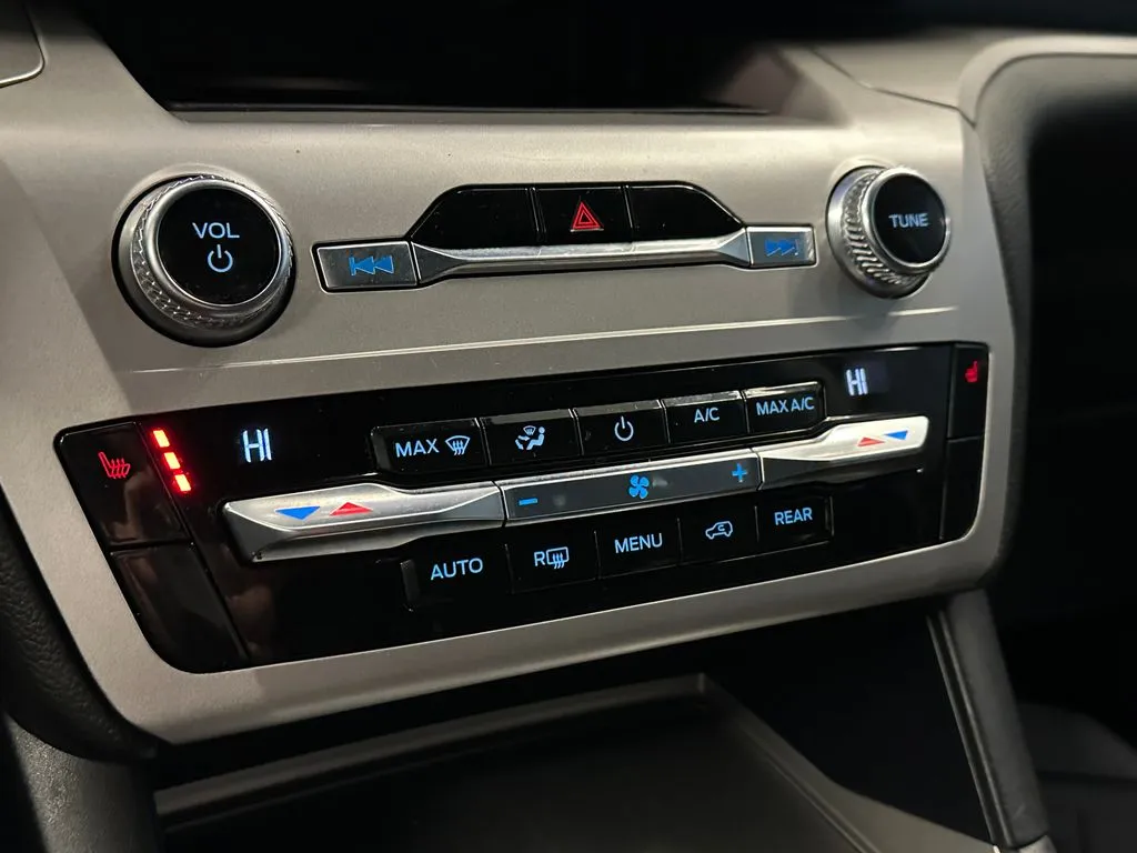 2021 Ford Explorer XLT - Photo 15