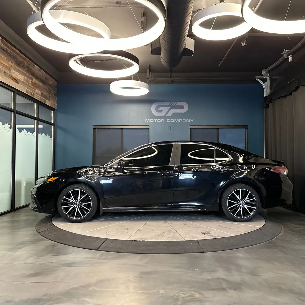 Toyota Camry photo 6