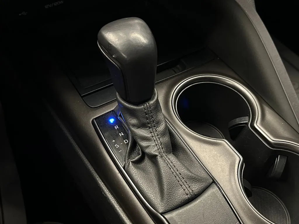 Toyota Camry photo 16