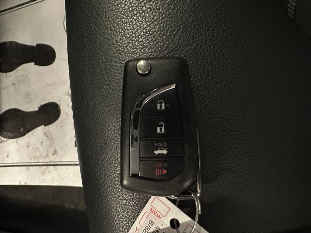 Toyota Camry photo 17