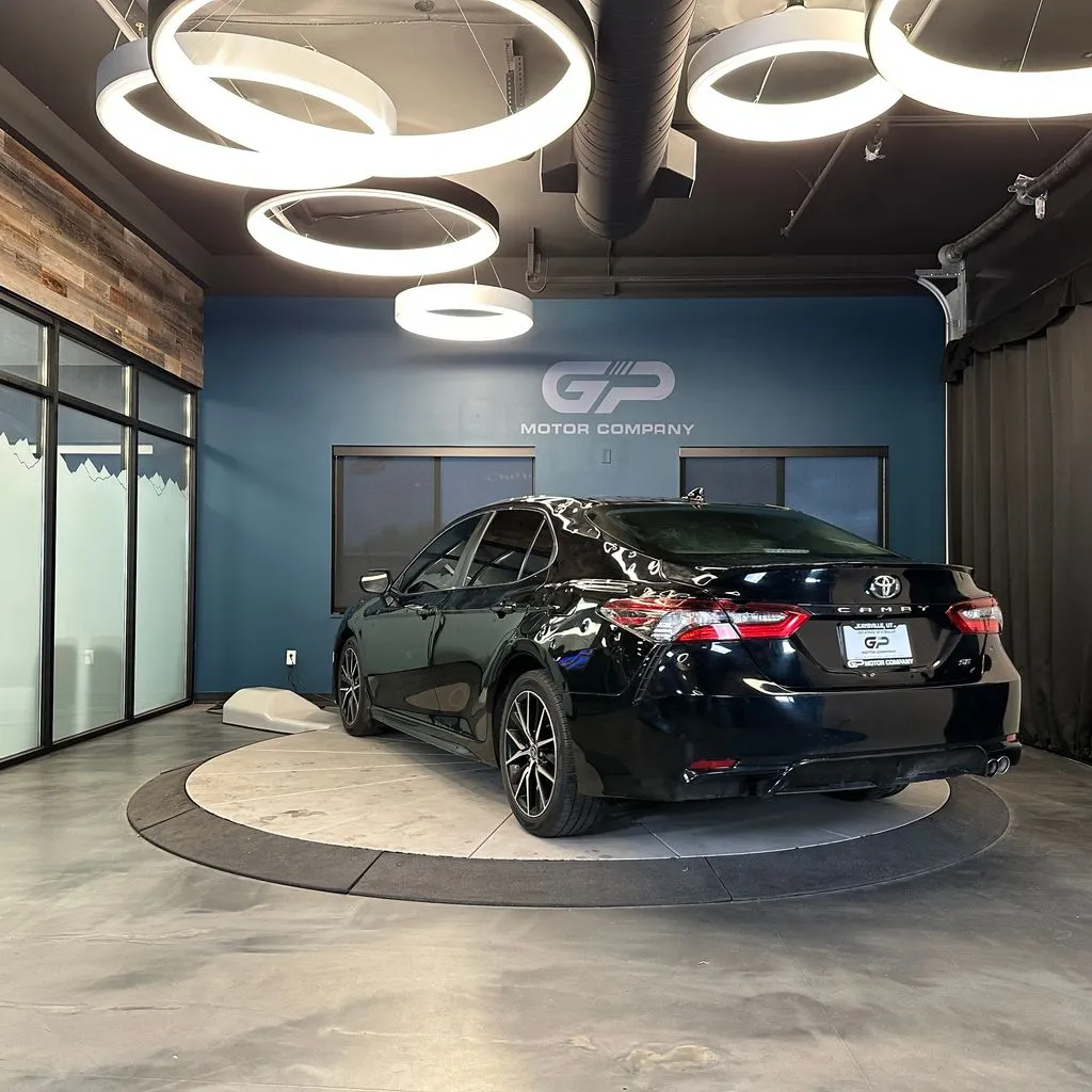 Toyota Camry photo 5