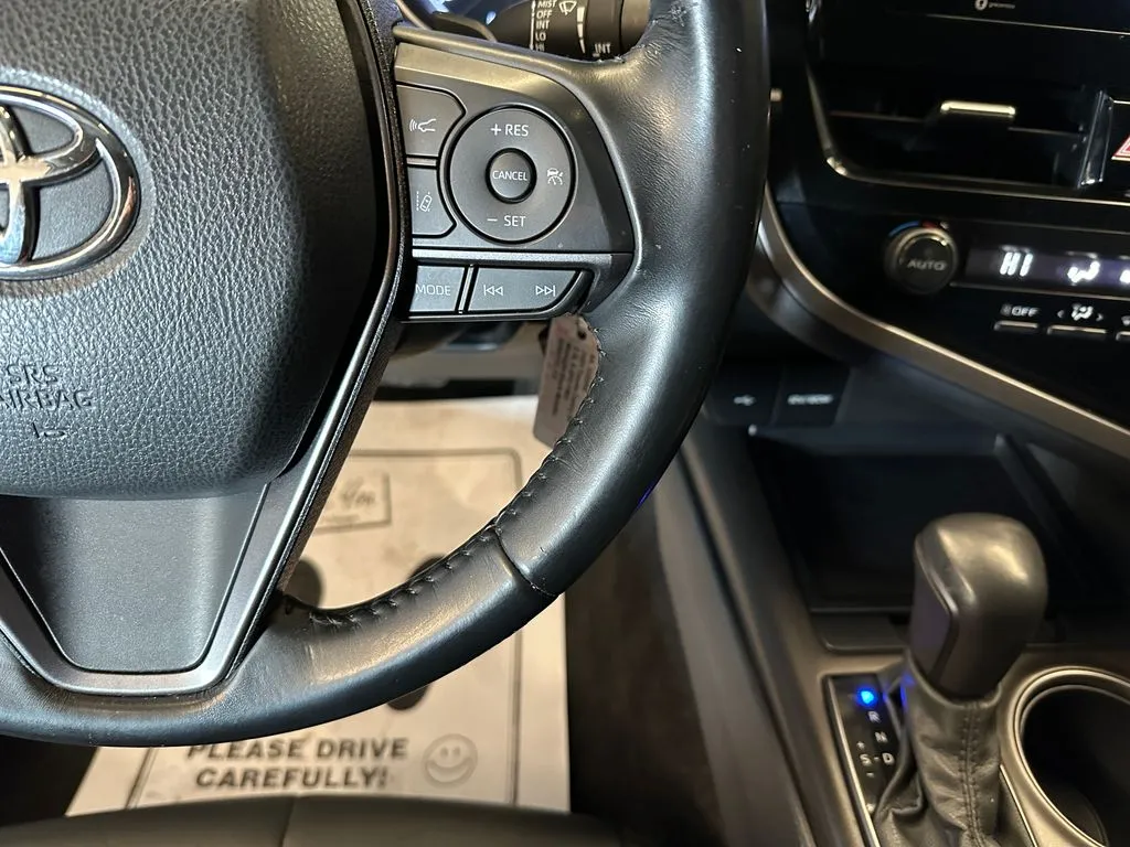 Toyota Camry photo 12