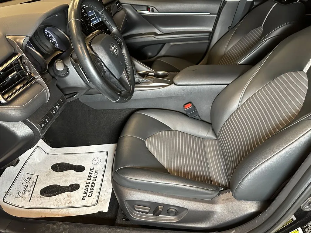 Toyota Camry photo 20