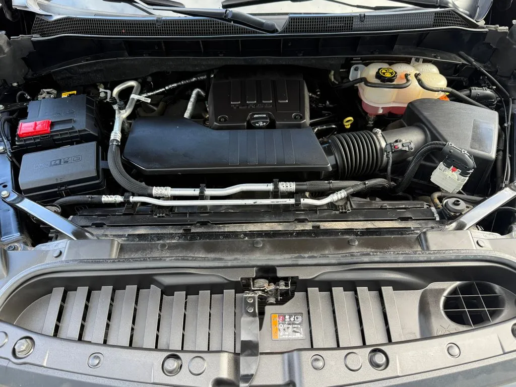 Chevrolet Silverado photo 21