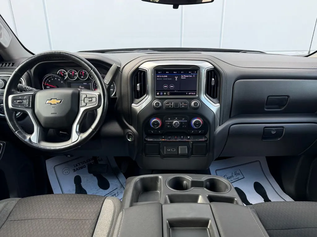 Chevrolet Silverado photo 9