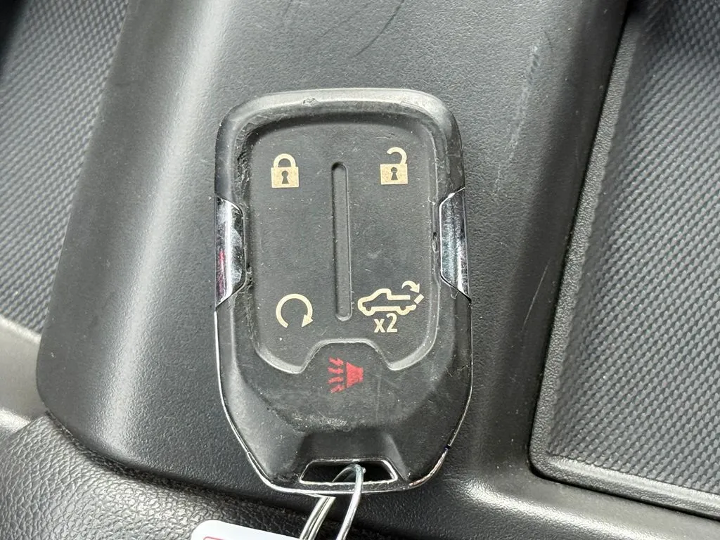 Chevrolet Silverado photo 16