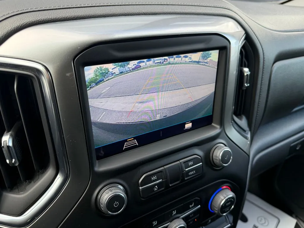 Chevrolet Silverado photo 14