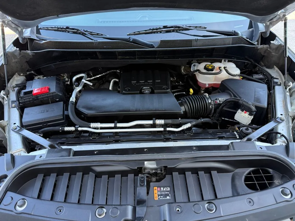 Chevrolet Silverado photo 22