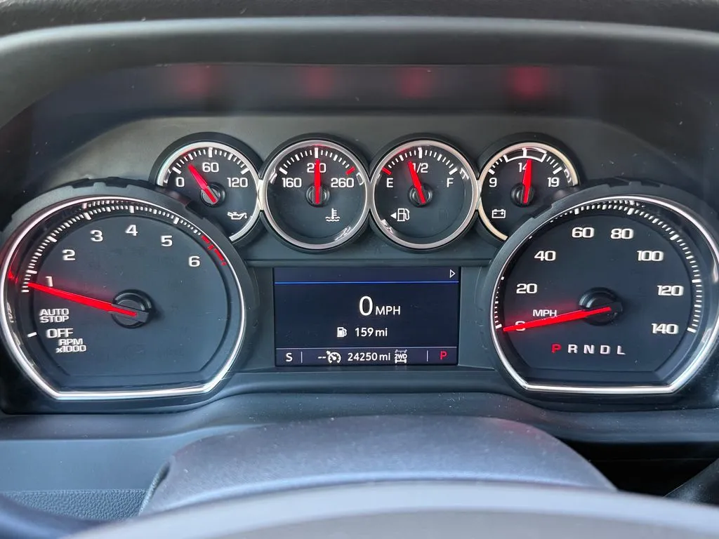 Chevrolet Silverado photo 10