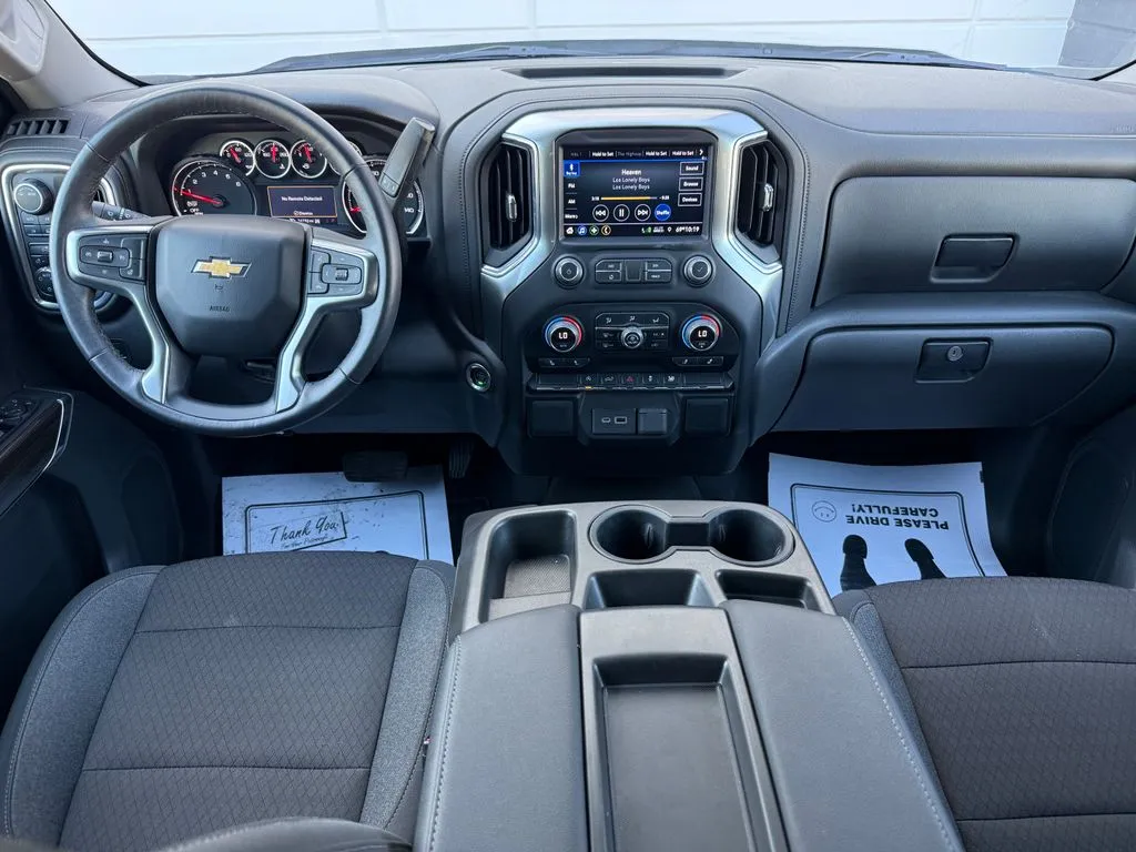 Chevrolet Silverado photo 9