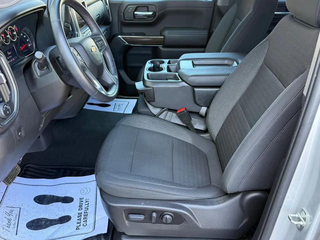 Chevrolet Silverado photo 19
