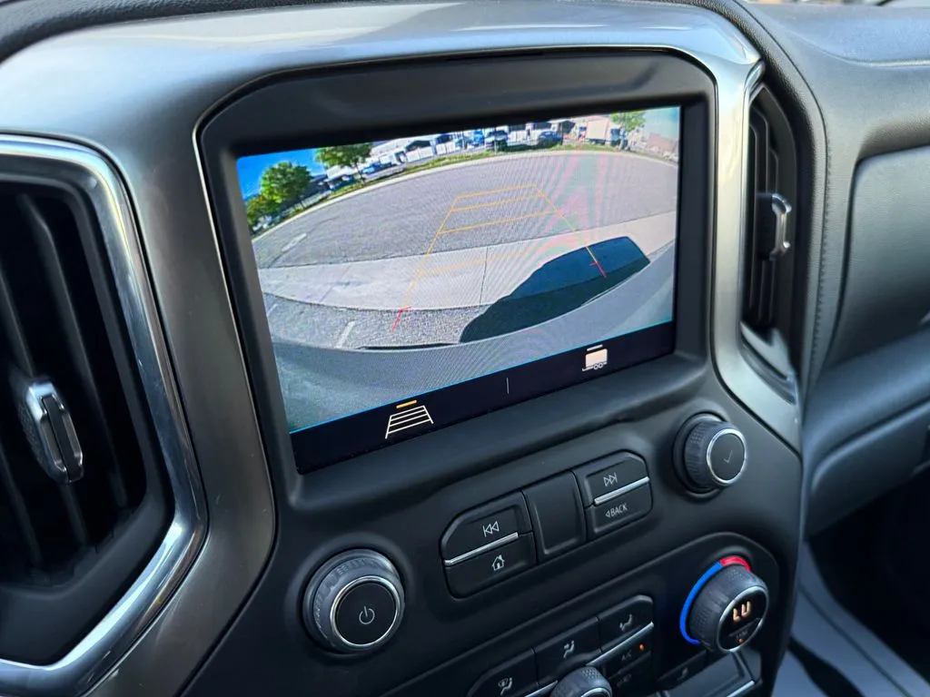 Chevrolet Silverado photo 13