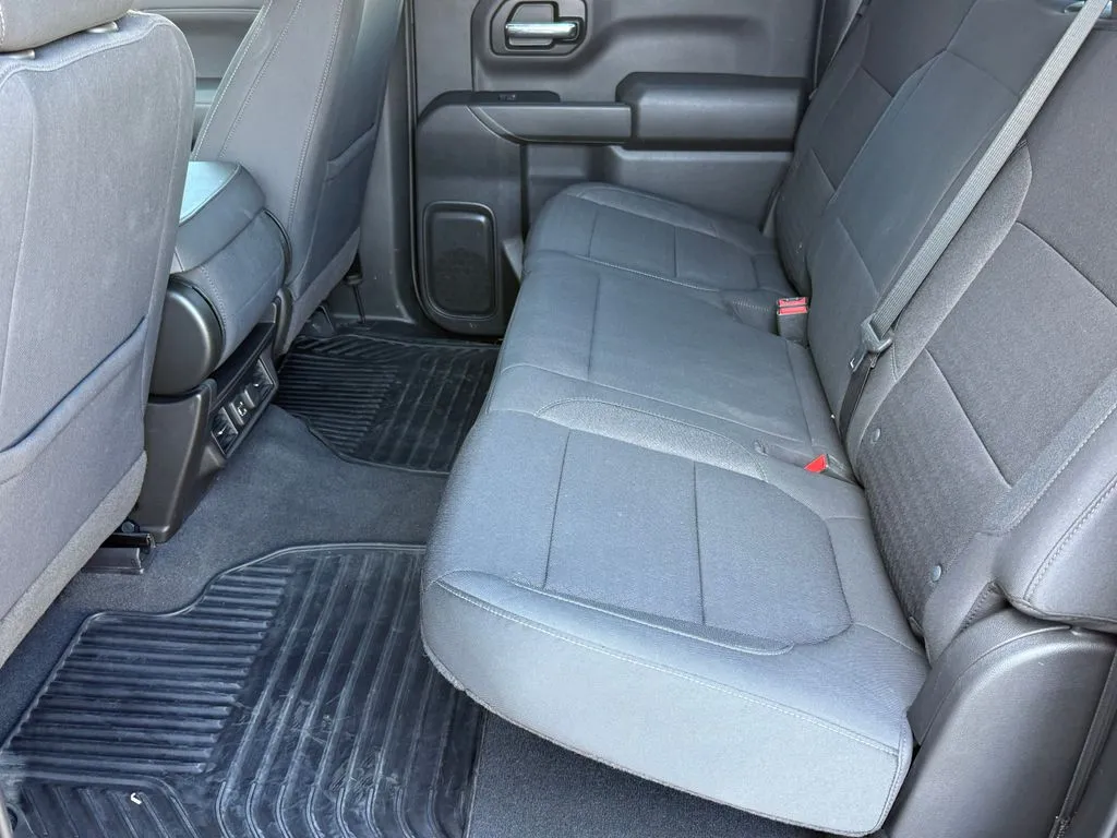 Chevrolet Silverado photo 20
