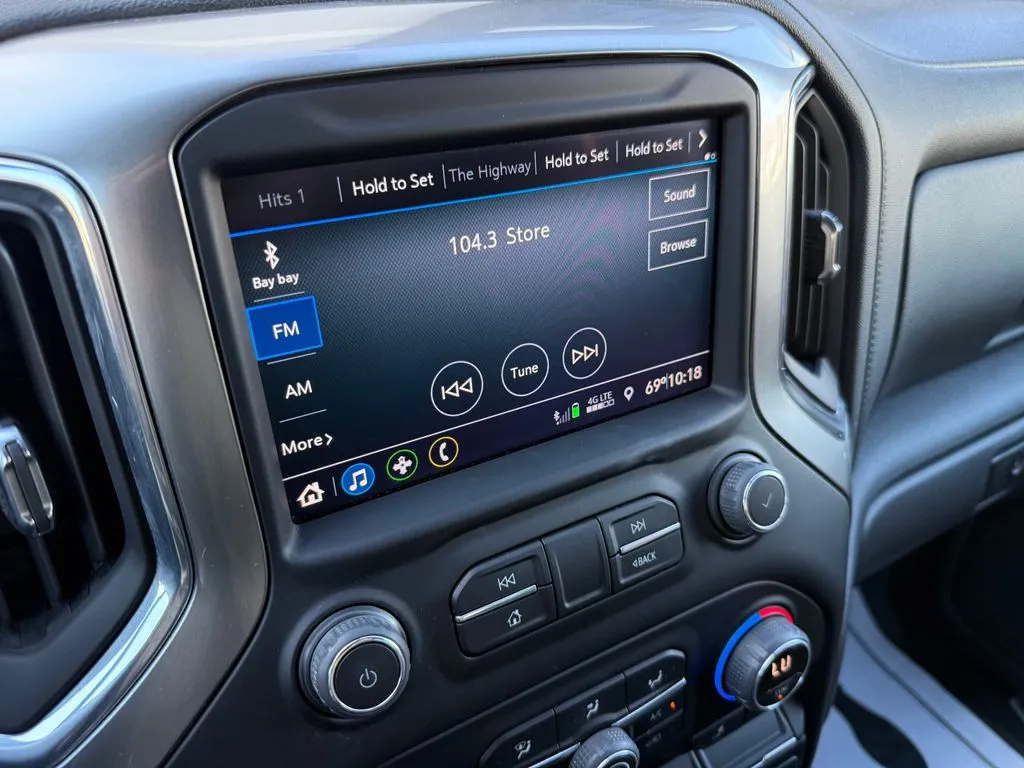 Chevrolet Silverado photo 14