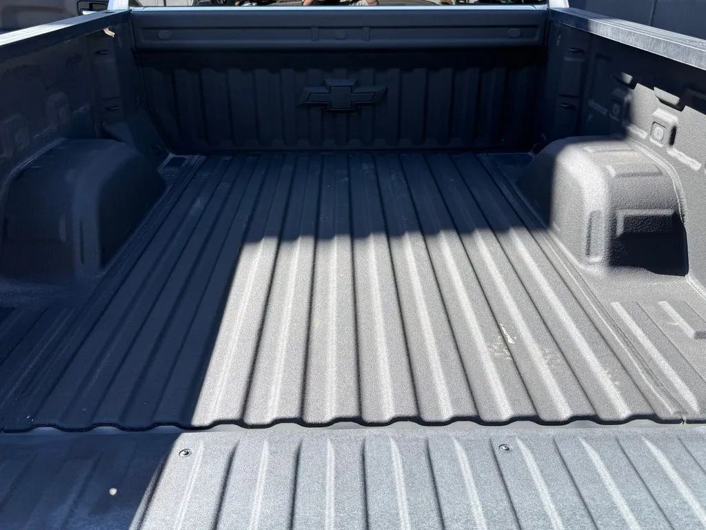 Chevrolet Silverado photo 21
