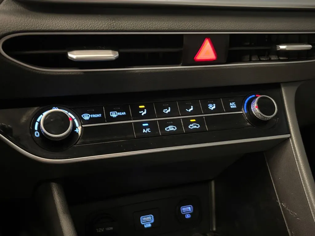 Hyundai Sonata photo 15