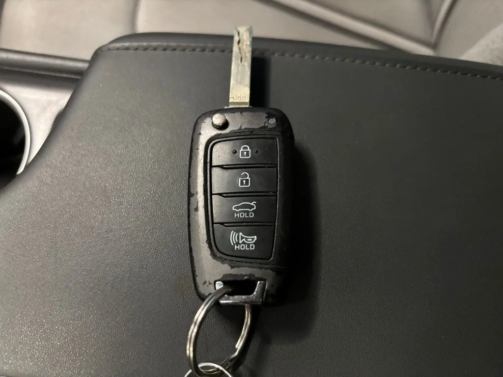 Hyundai Sonata photo 17