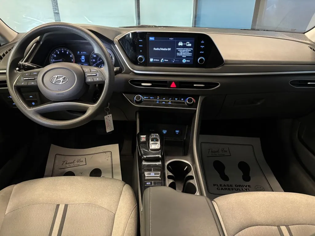 Hyundai Sonata photo 9