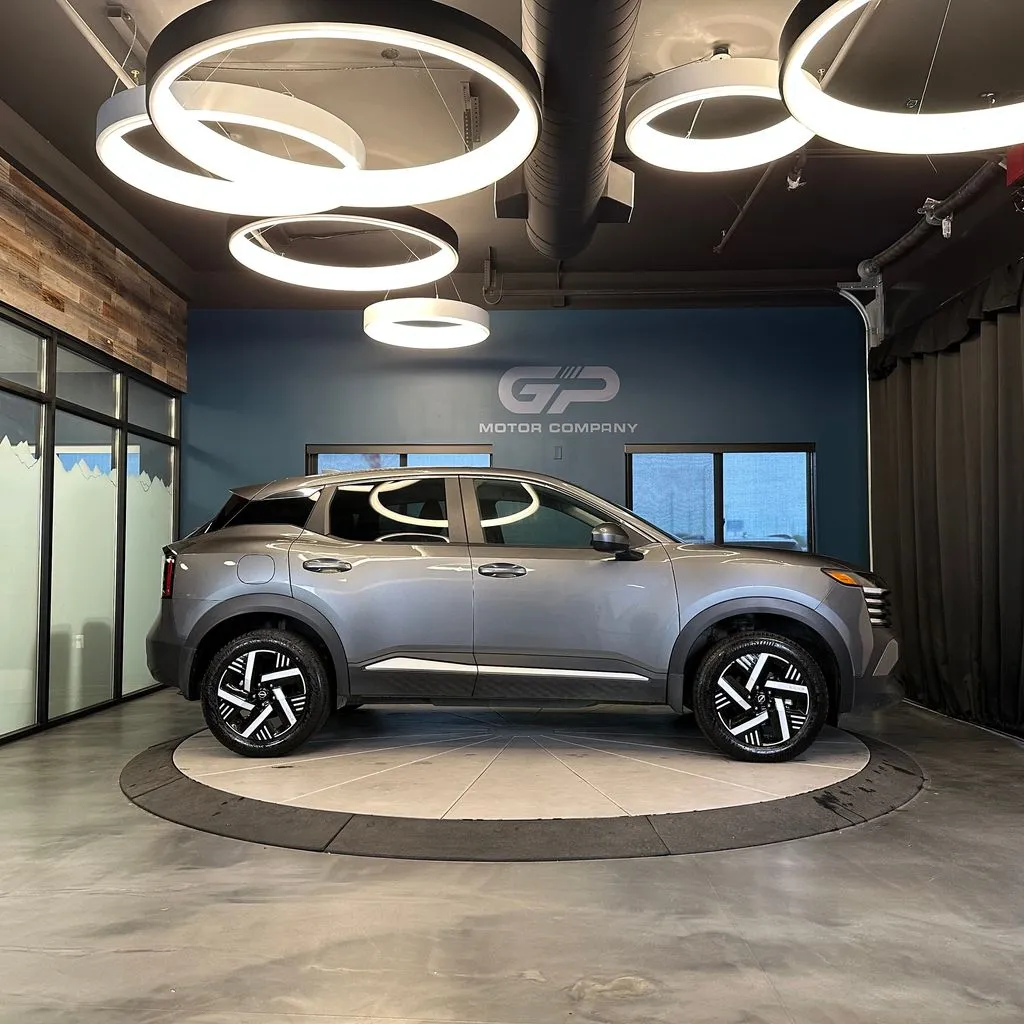 Nissan Kicks photo 2