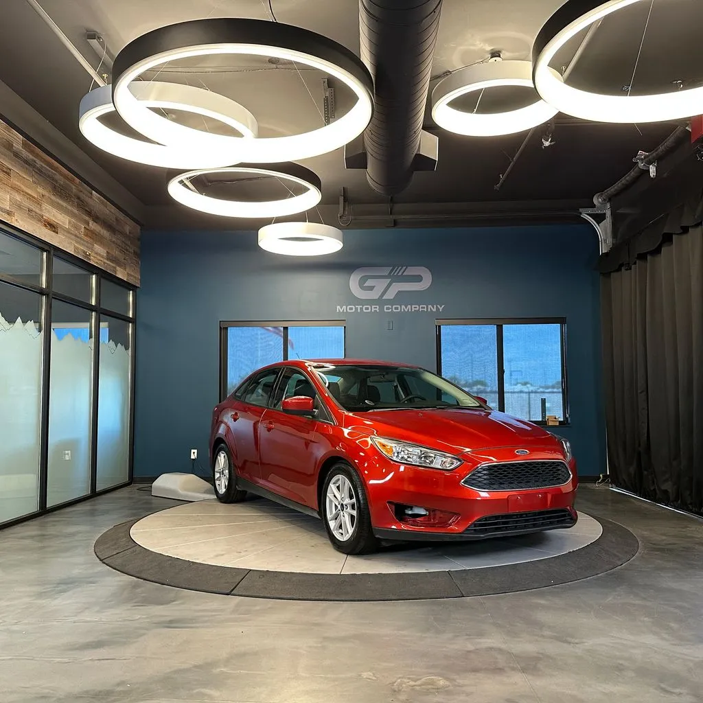 2018 Ford Focus Sedan SE's photo