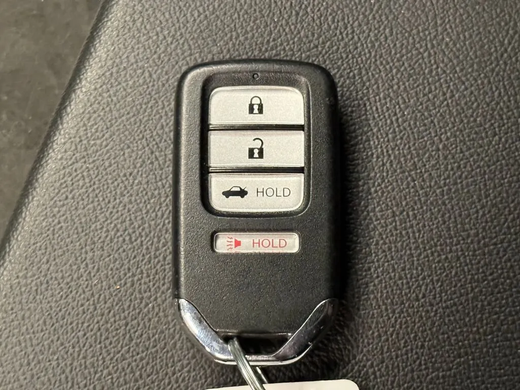 Honda Accord photo 17