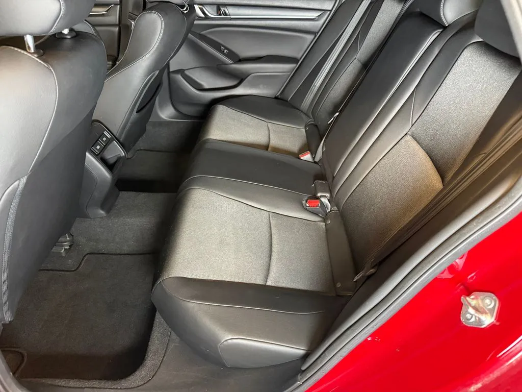 Honda Accord photo 21
