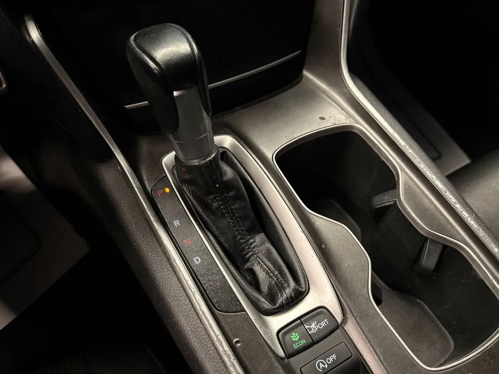 Honda Accord photo 16