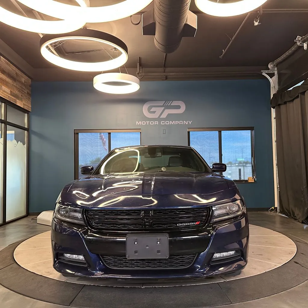 Dodge Charger photo 8