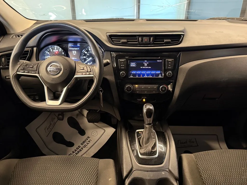 Nissan Rogue Sport photo 9