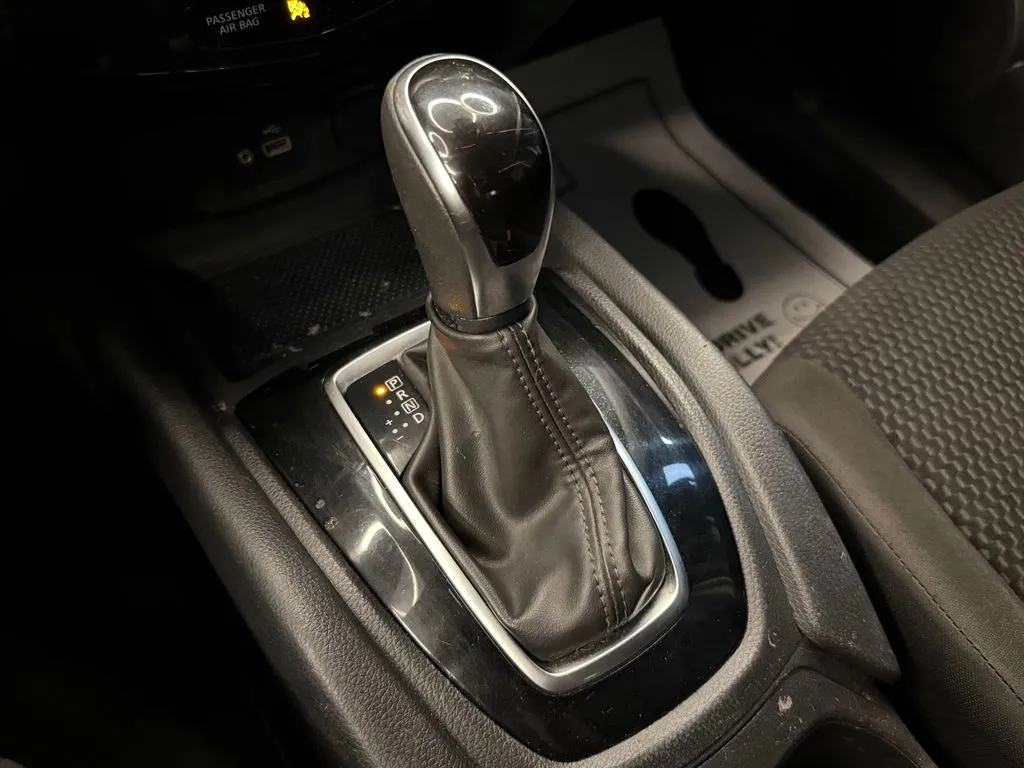 Nissan Rogue Sport photo 17