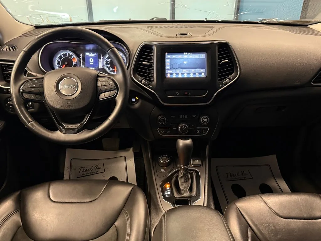 Jeep Cherokee photo 9