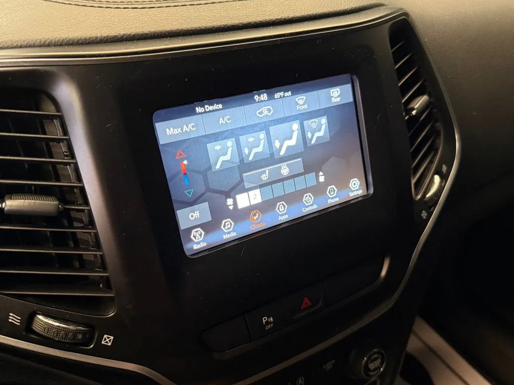 Jeep Cherokee photo 15