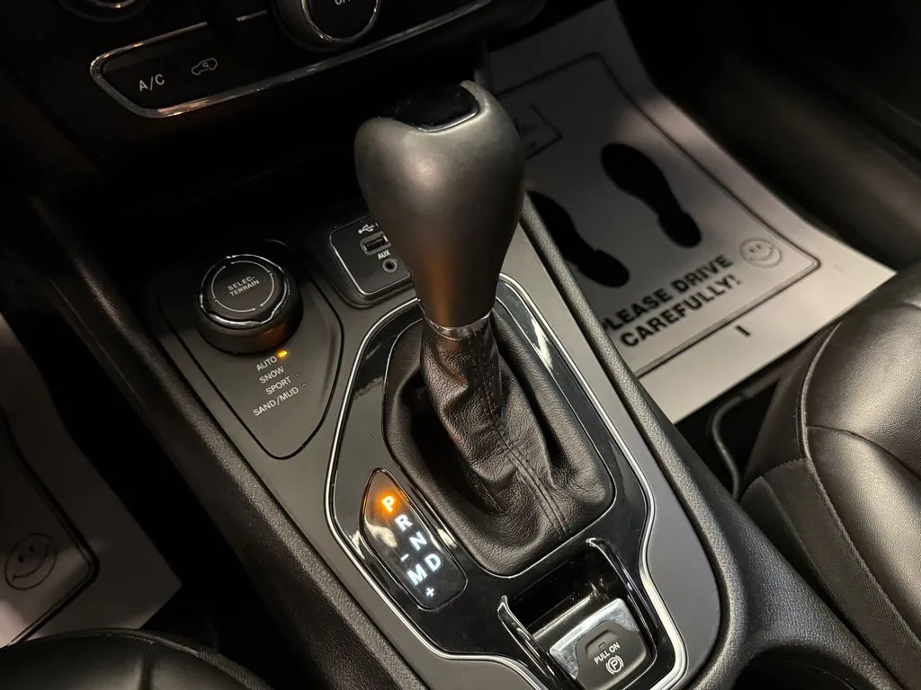 Jeep Cherokee photo 17