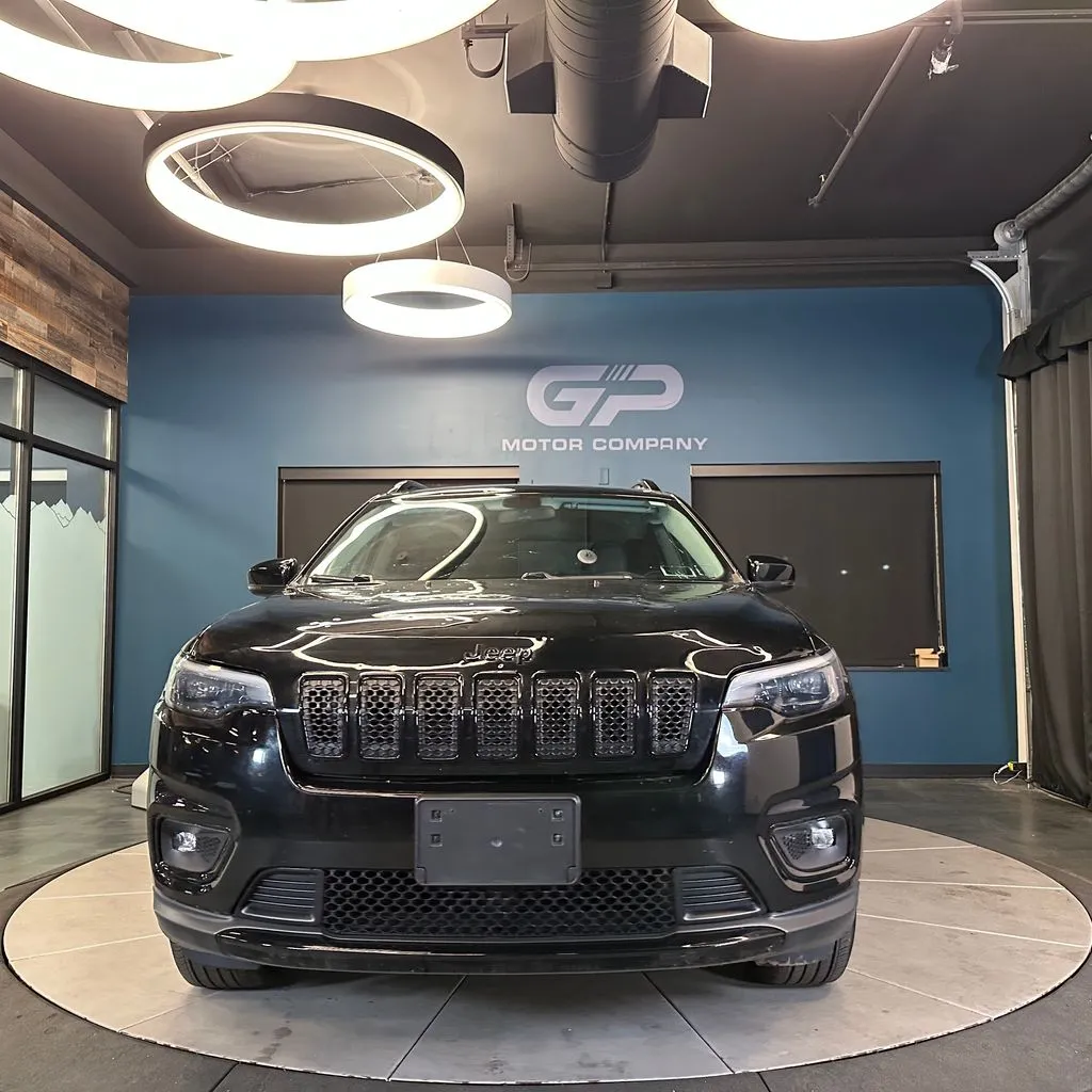 Jeep Cherokee photo 8