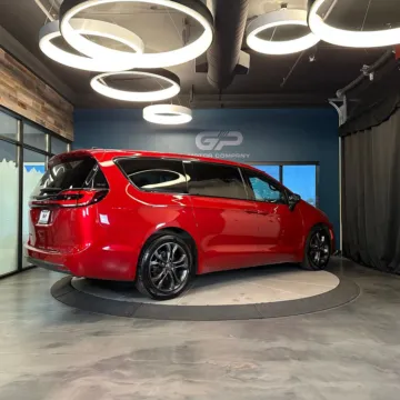 Another view of 2026 Chrysler Pacifica Select for sale in Kaysville, UT at GP Motor Company