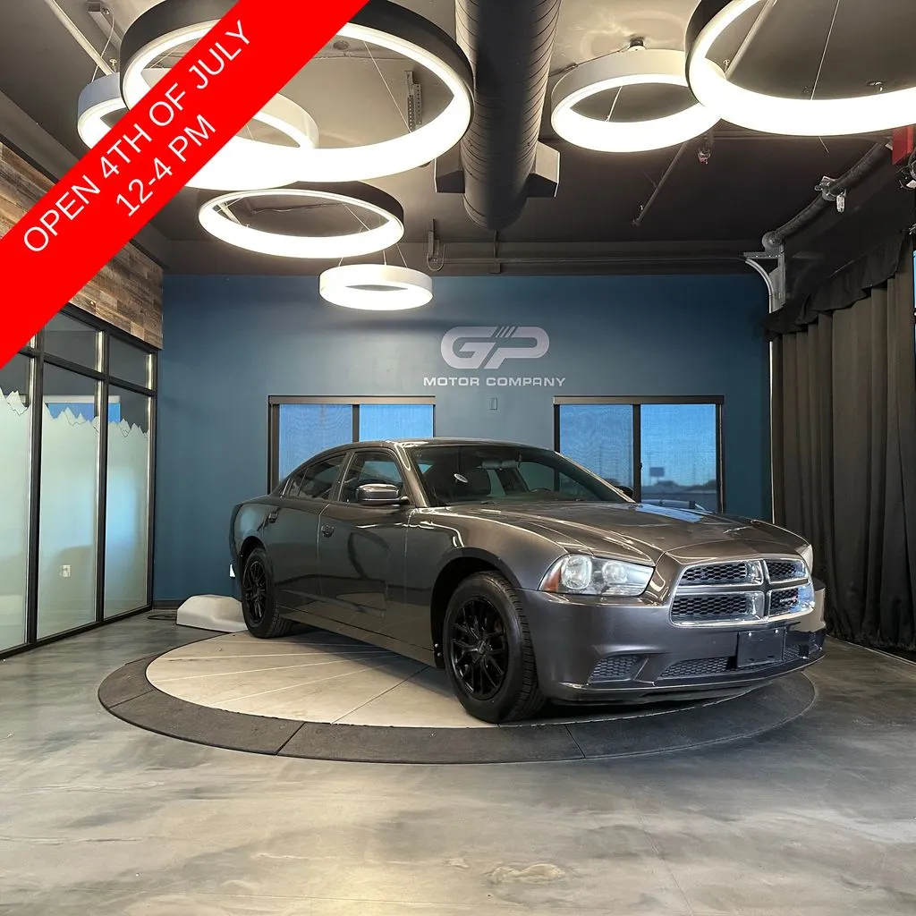 2014 Dodge Charger SE's photo