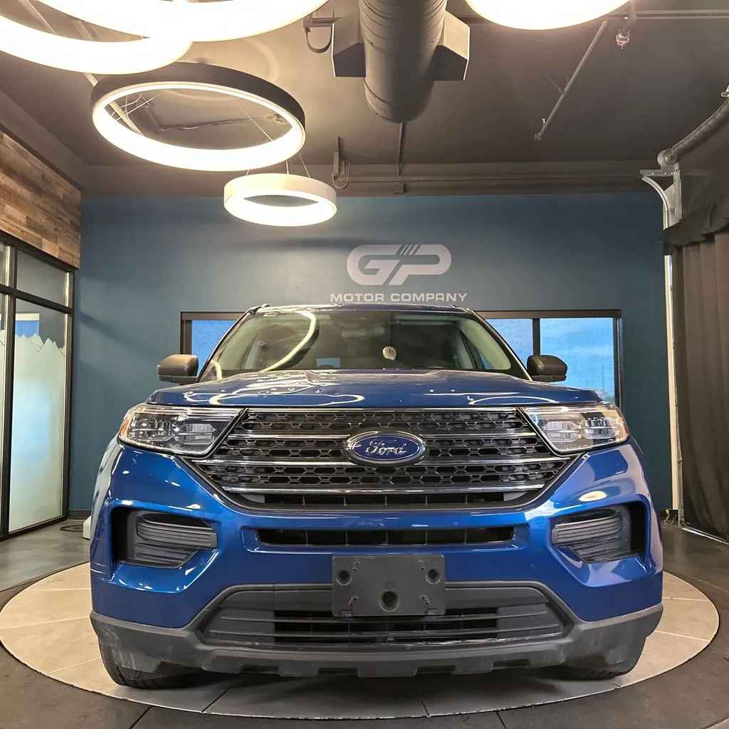 Ford Explorer photo 8