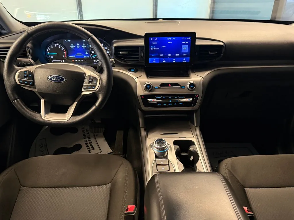 Ford Explorer photo 9