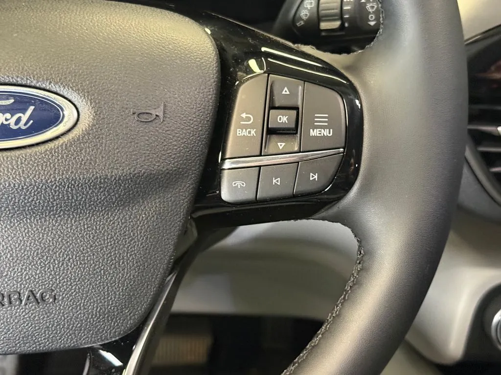 Ford Explorer photo 12
